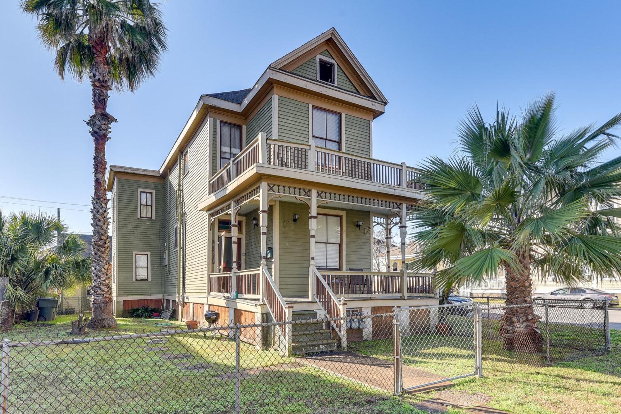 Coastal Galveston Studio About 1 Mi To Beach! Exterior photo